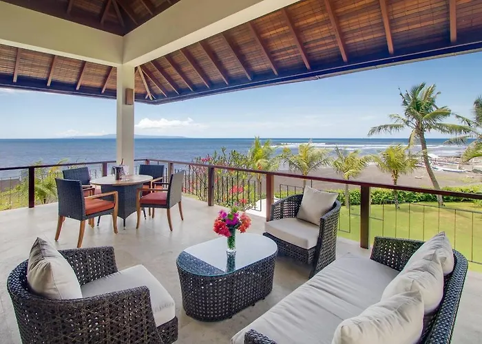 Ferienhaus Beachfront Luxury, Purnama Ketewel