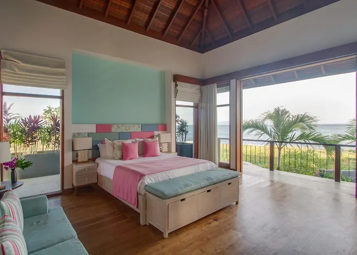 Beachfront Luxury, Purnama *