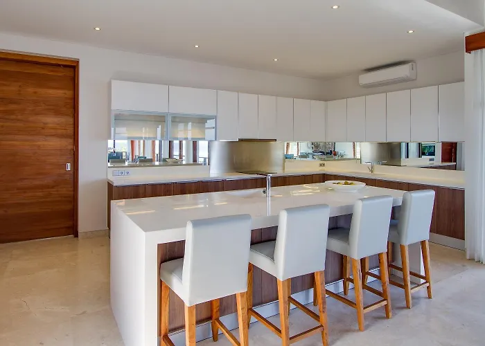 Beachfront Luxury, Purnama Ferienhaus