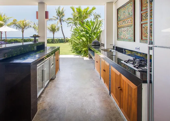 Beachfront Luxury, Purnama Ferienhaus Ketewel